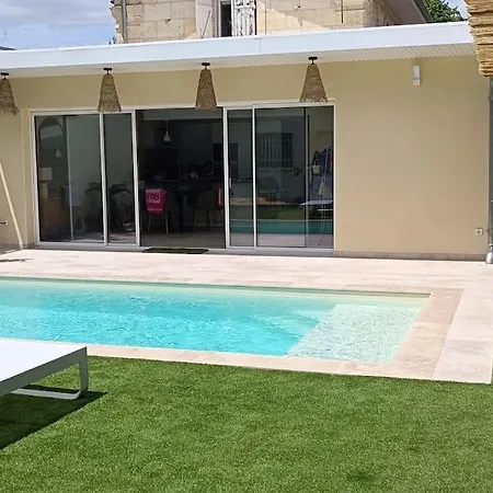 Maison En Pierre Avec Sa Piscine Chauffee Le Bouscat Exterior photo
