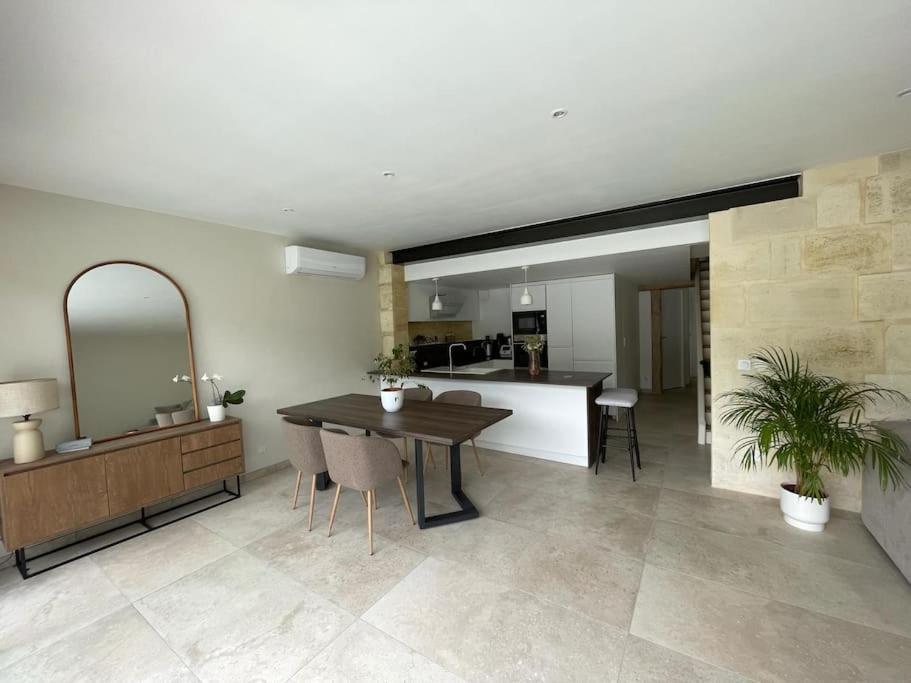 Villa Maison En Pierre Avec Sa Piscine Chauffee Le Bouscat